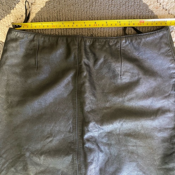 Black leather skirt - Picture 9 of 10